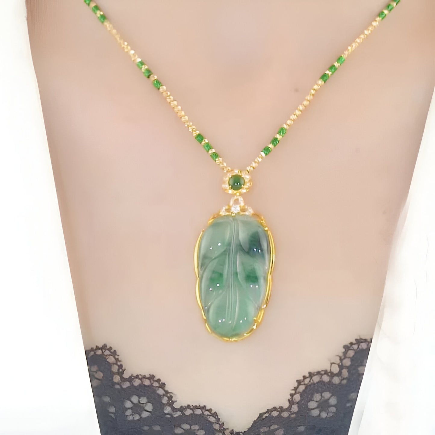 Set Gioielli Esmira – Collana e Bracciale in Vera Pietra di Giada Verde